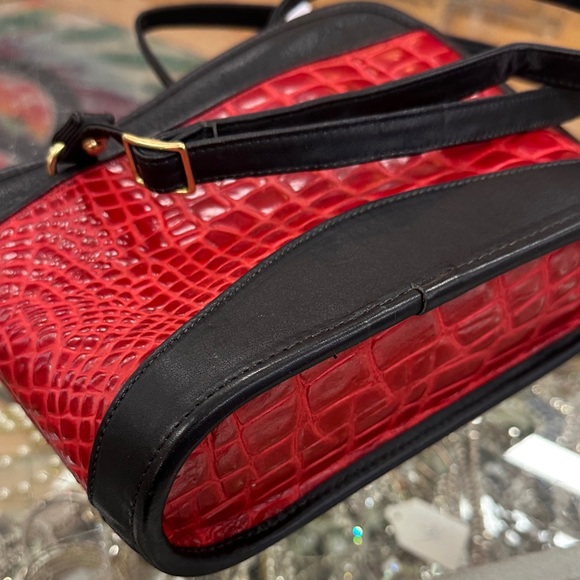 Chic Red and Black Croc-Embossed Clutch